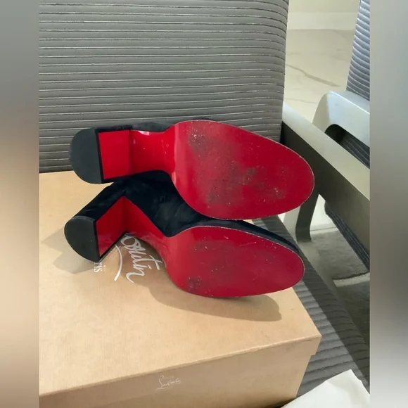 Christian Louboutin Size 39.5
Adoxa Stretch Suede Red-Sole Botties 70 - Picture 5 of 16